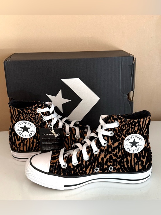 Converse Shoes - CONVERSE CHUCK TAYLOR ALL STAR WOMEN'S 6 MEN'S 4 LEOPARD PRINT HIGH TOPS NWB